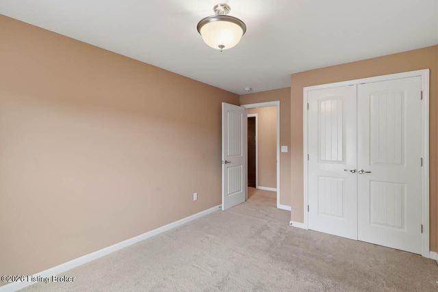 9015 Pinnacle Place Dr, Louisville, KY 40272