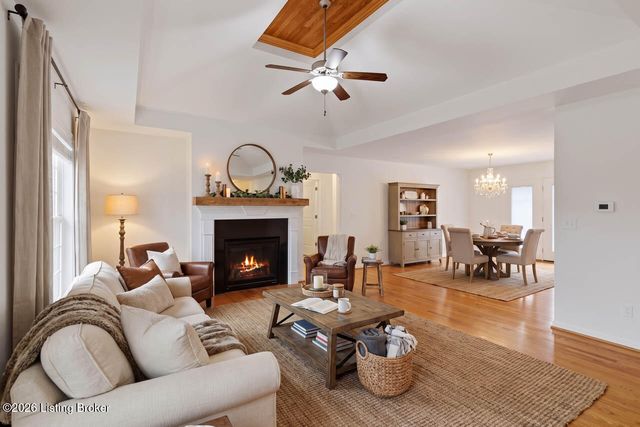 9015 Pinnacle Place Dr, Louisville, KY 40272
