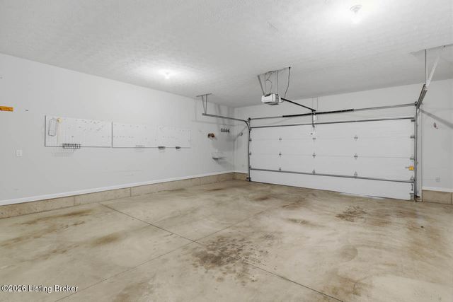 9015 Pinnacle Place Dr, Louisville, KY 40272