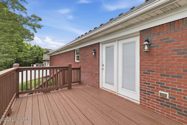 9015 Pinnacle Place Dr, Louisville, KY 40272