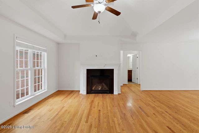 9015 Pinnacle Place Dr, Louisville, KY 40272