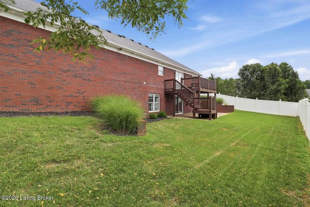 9015 Pinnacle Place Dr, Louisville, KY 40272