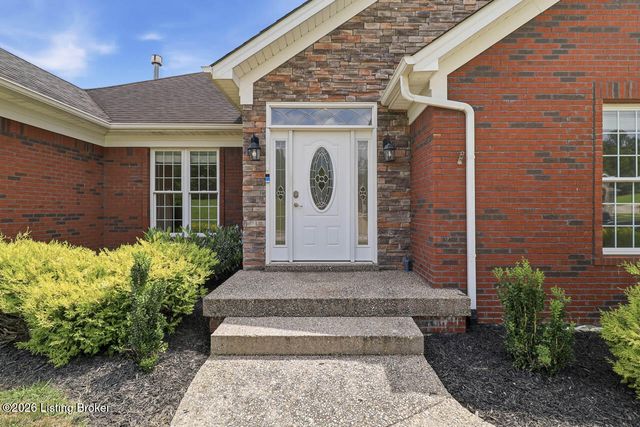 9015 Pinnacle Place Dr, Louisville, KY 40272