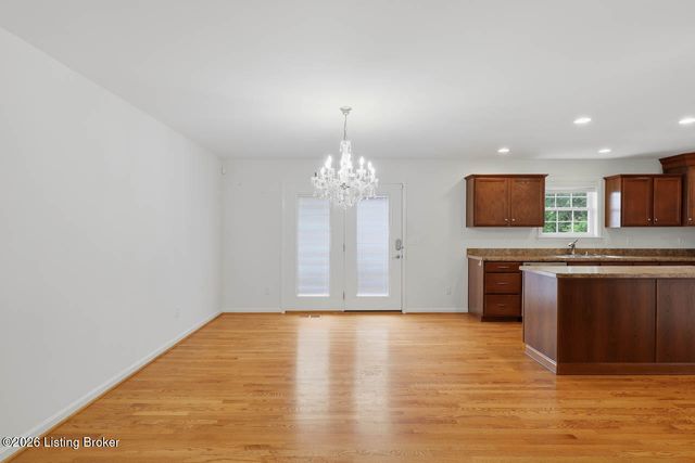 9015 Pinnacle Place Dr, Louisville, KY 40272