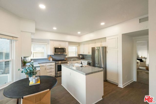 2622 2nd Street 2, Santa Monica, CA 90405