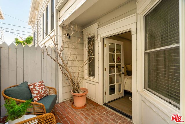 2622 2nd Street 2, Santa Monica, CA 90405