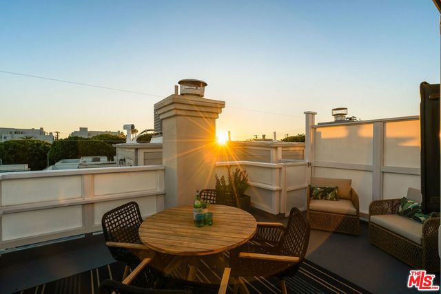 2622 2nd Street 2, Santa Monica, CA 90405