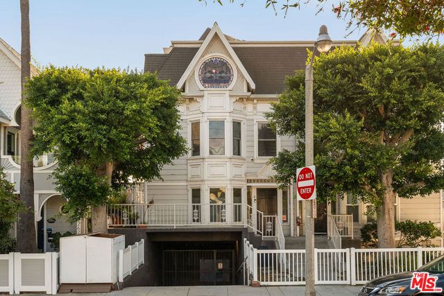 2622 2nd Street 2, Santa Monica, CA 90405