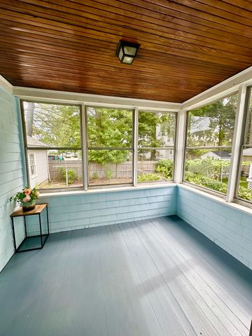 91 Davis St, Quincy, MA 02170