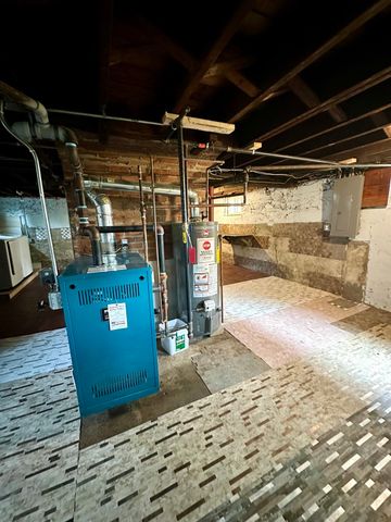 91 Davis St, Quincy, MA 02170