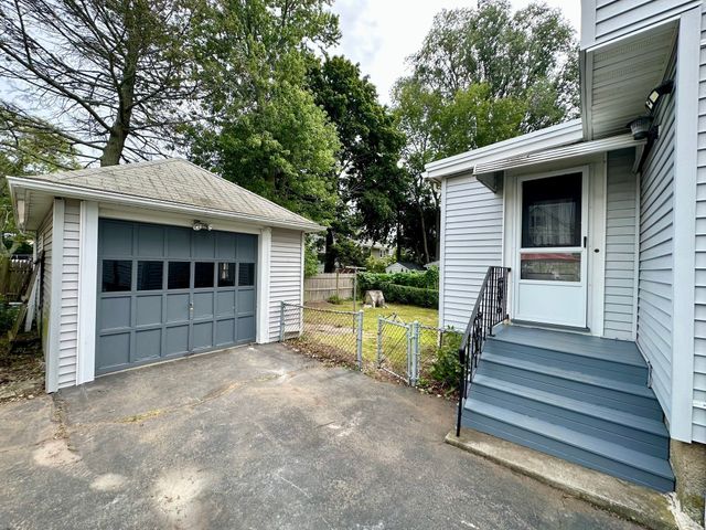 91 Davis St, Quincy, MA 02170