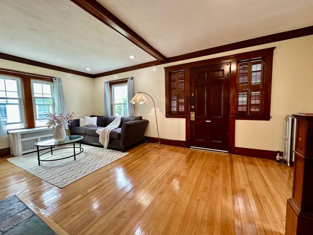 91 Davis St, Quincy, MA 02170
