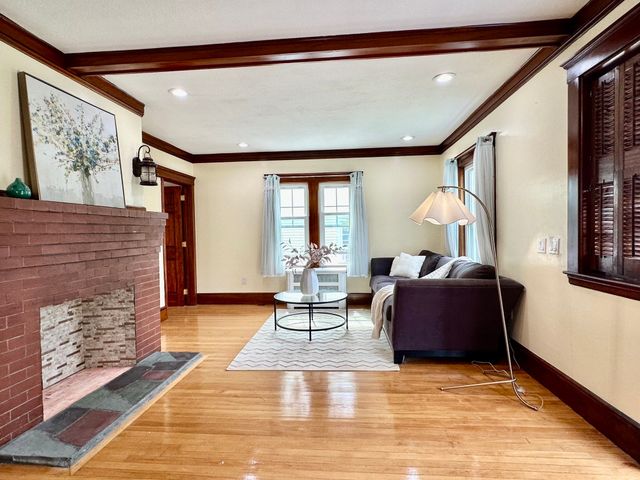 91 Davis St, Quincy, MA 02170