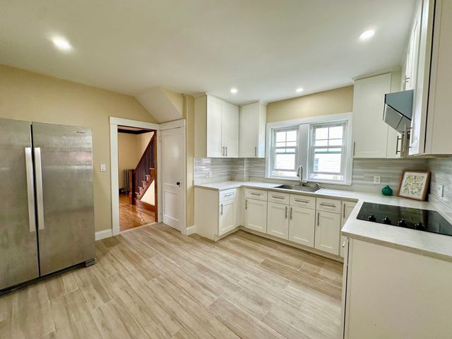 91 Davis St, Quincy, MA 02170