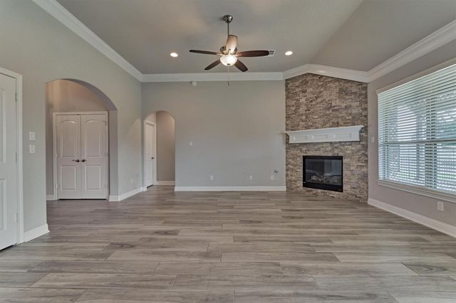180 Racetrack Lane, Montgomery, TX 77356