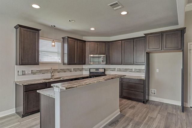 180 Racetrack Lane, Montgomery, TX 77356