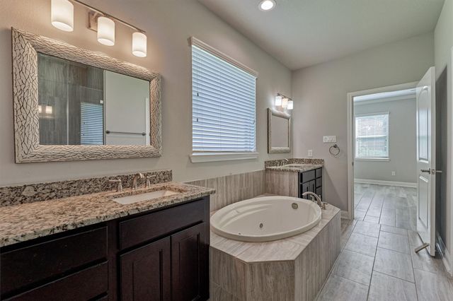 180 Racetrack Lane, Montgomery, TX 77356