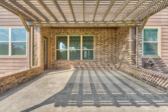 180 Racetrack Lane, Montgomery, TX 77356