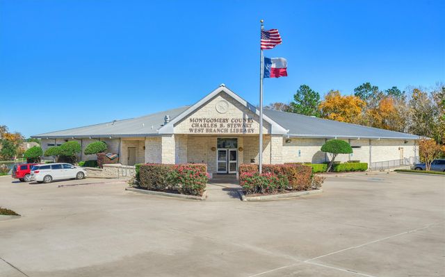 180 Racetrack Lane, Montgomery, TX 77356