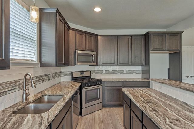 180 Racetrack Lane, Montgomery, TX 77356