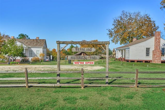 180 Racetrack Lane, Montgomery, TX 77356