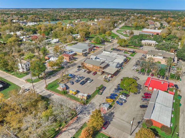 180 Racetrack Lane, Montgomery, TX 77356