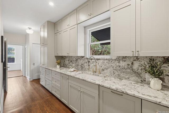 218 NORTH DR, San Antonio, TX 78201
