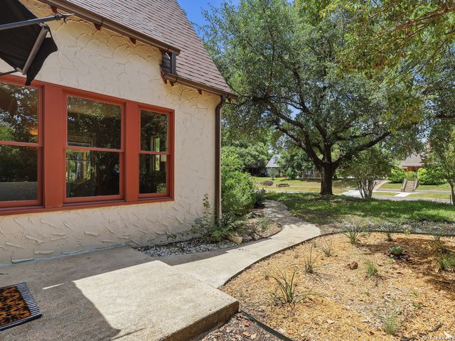218 NORTH DR, San Antonio, TX 78201