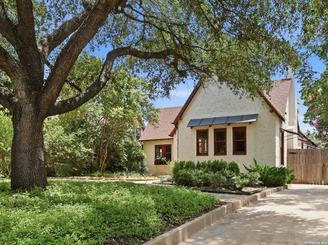 218 NORTH DR, San Antonio, TX 78201