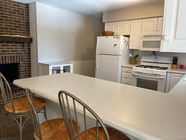 404 Mills Road, Saline, MI 48176