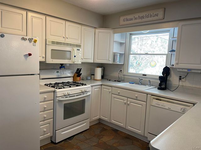 404 Mills Road, Saline, MI 48176