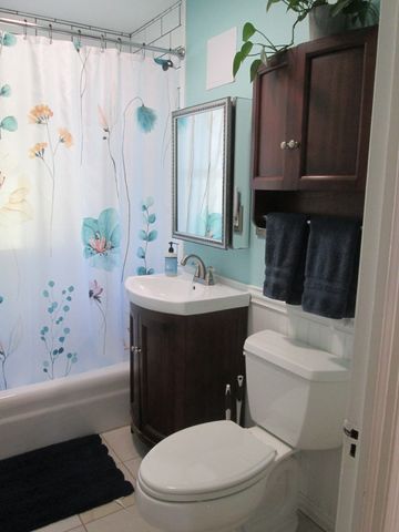 76 Surrey Rd, Springfield, MA 01118