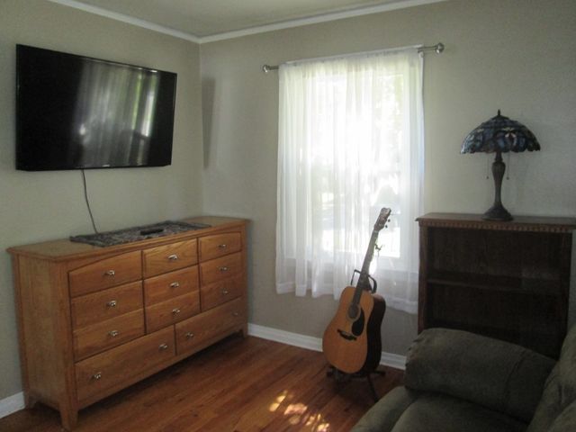 76 Surrey Rd, Springfield, MA 01118