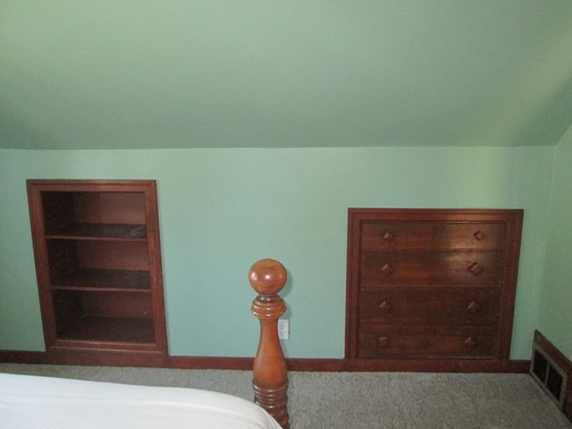 76 Surrey Rd, Springfield, MA 01118
