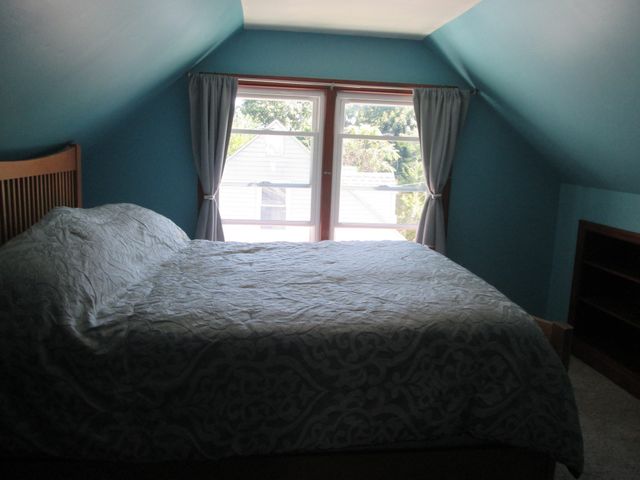 76 Surrey Rd, Springfield, MA 01118