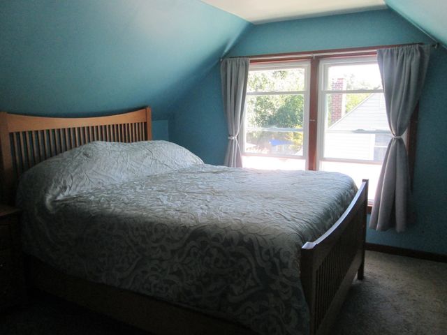 76 Surrey Rd, Springfield, MA 01118