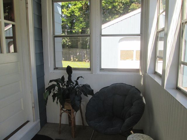 76 Surrey Rd, Springfield, MA 01118