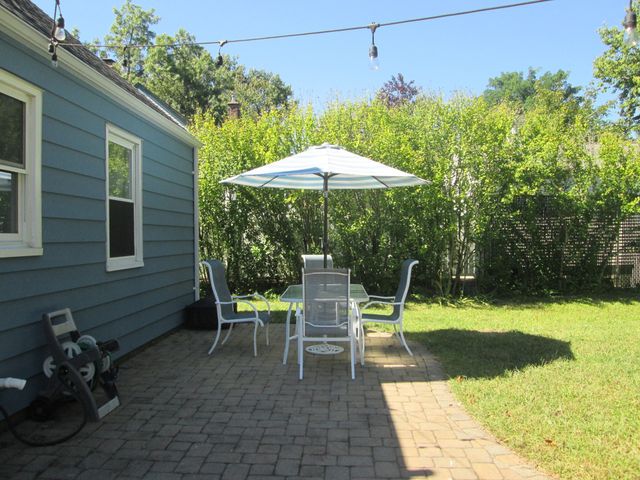 76 Surrey Rd, Springfield, MA 01118