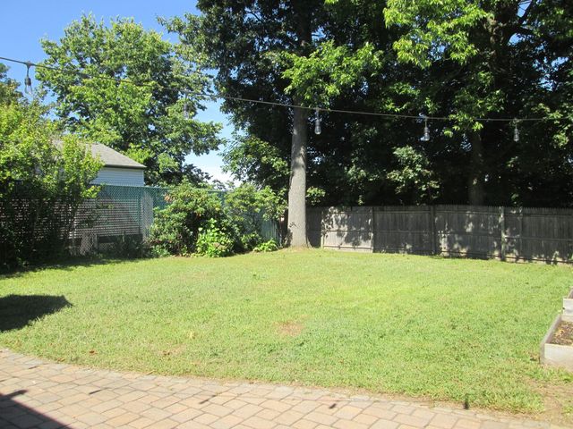 76 Surrey Rd, Springfield, MA 01118