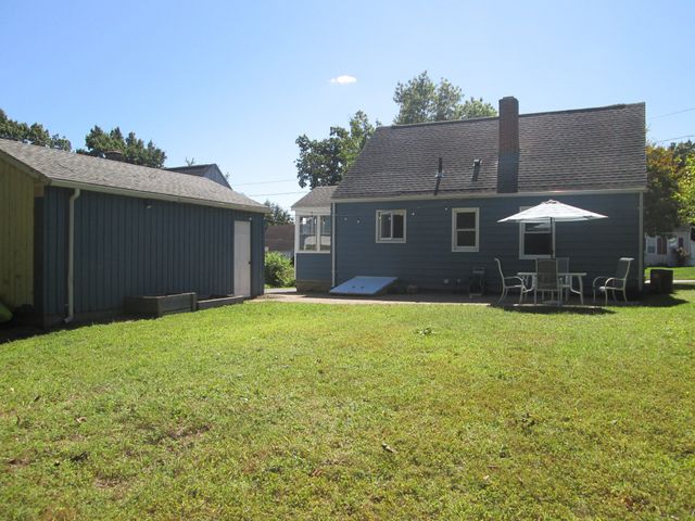 76 Surrey Rd, Springfield, MA 01118