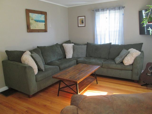 76 Surrey Rd, Springfield, MA 01118