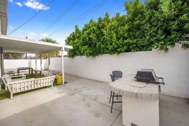 54510 Avenida Madero, La Quinta, CA 92253