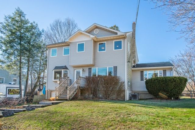 8 Tyler Pl, West Milford Twp., NJ 07421