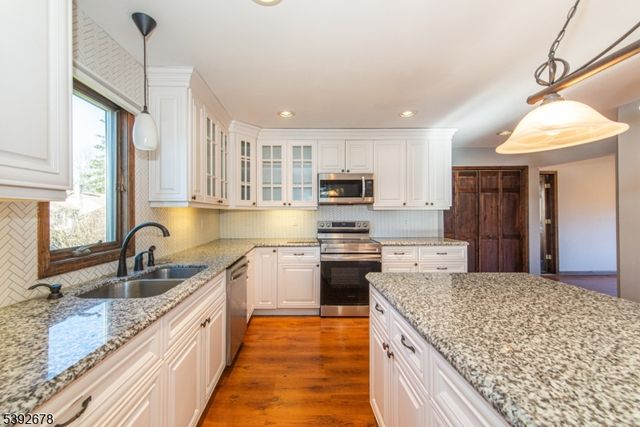 8 Tyler Pl, West Milford Twp., NJ 07421