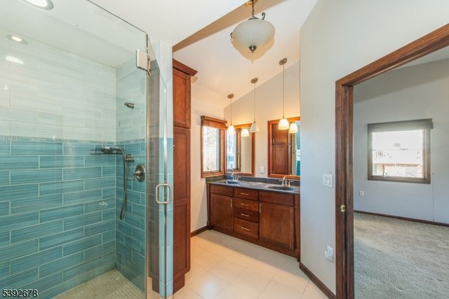 8 Tyler Pl, West Milford Twp., NJ 07421