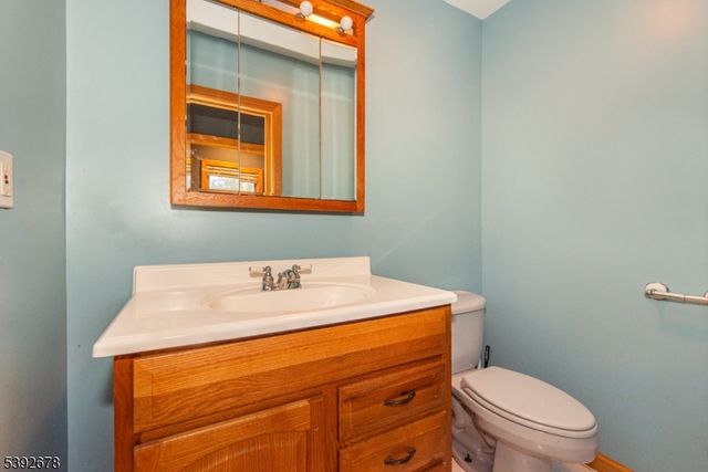 8 Tyler Pl, West Milford Twp., NJ 07421