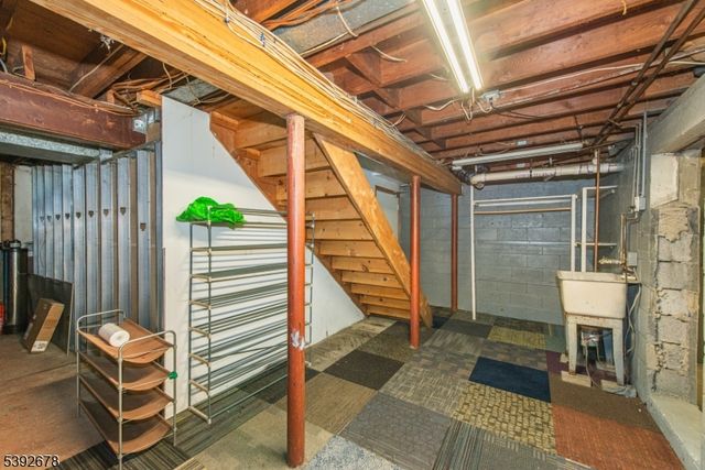 8 Tyler Pl, West Milford Twp., NJ 07421