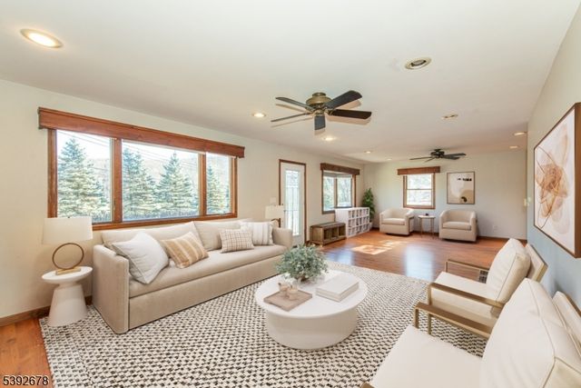 8 Tyler Pl, West Milford Twp., NJ 07421