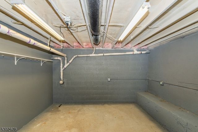 8 Tyler Pl, West Milford Twp., NJ 07421