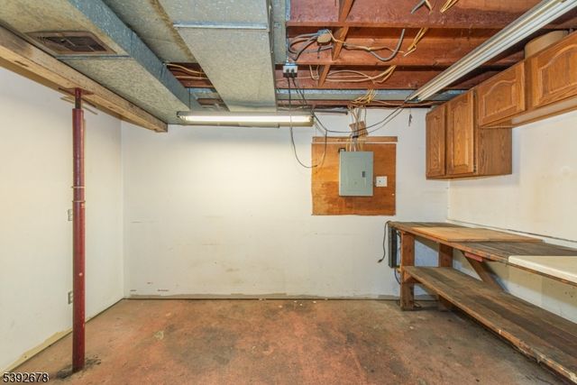 8 Tyler Pl, West Milford Twp., NJ 07421